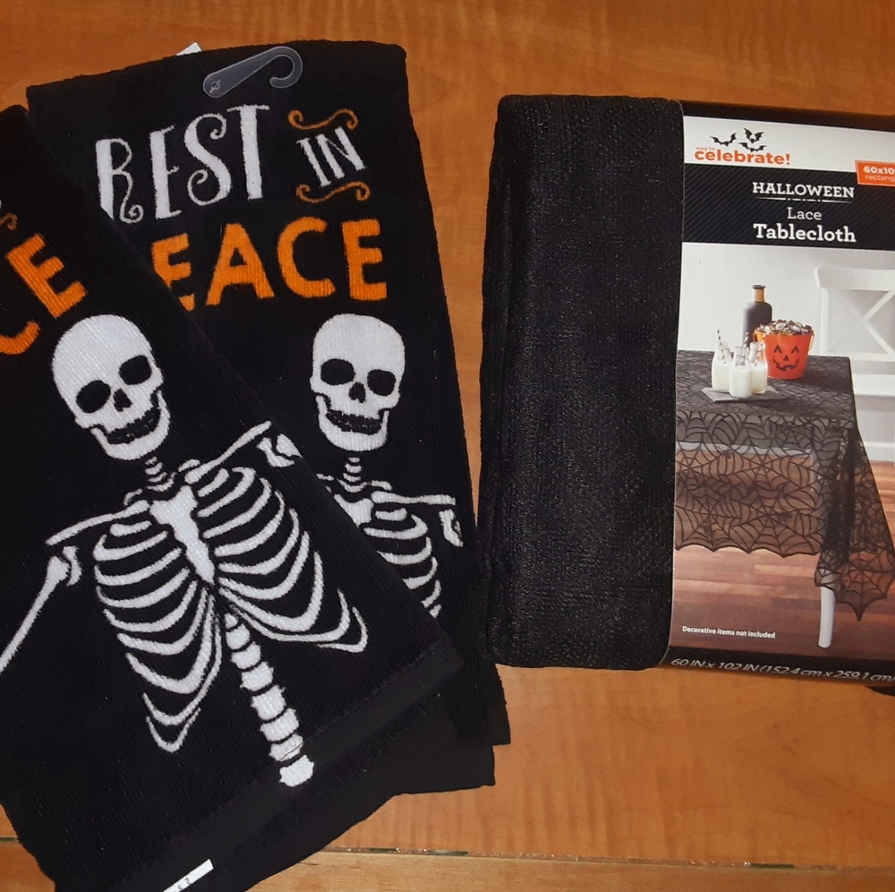 Halloween Decor Table Cloth & Kitchen Towels